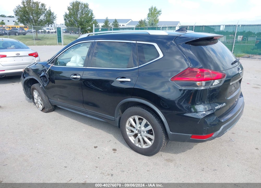 2018 NISSAN ROGUE SV VIN: KNMAT2MV2JP611217
