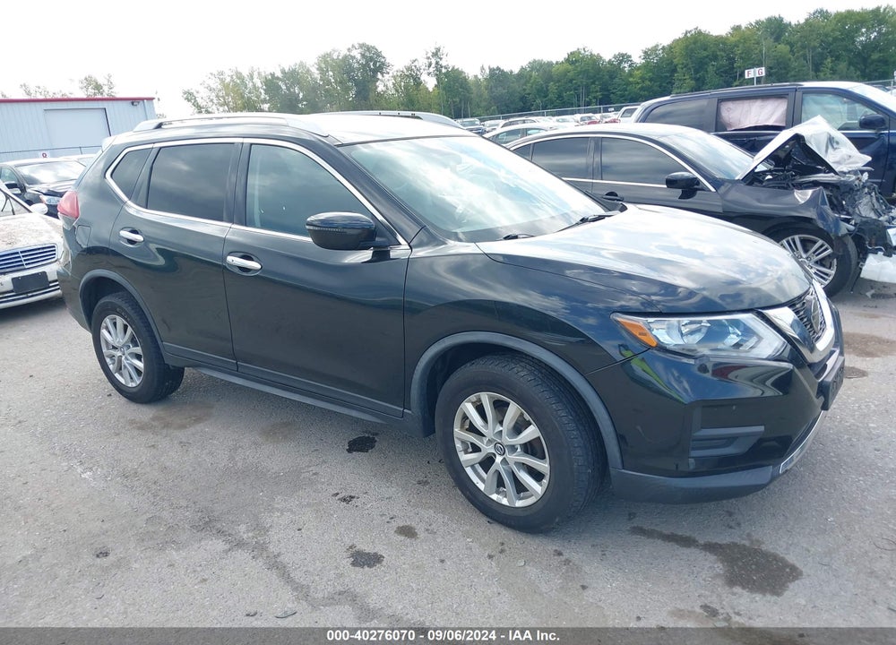2018 NISSAN ROGUE SV VIN: KNMAT2MV2JP611217