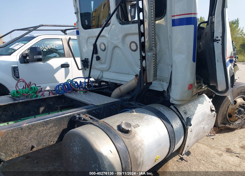 2020 FREIGHTLINER NEW CASCADIA 126 VIN: 3AKJHLDV8LSLL7567