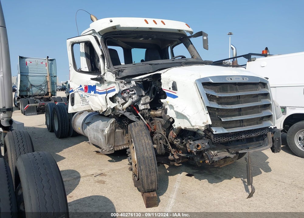 2020 FREIGHTLINER NEW CASCADIA 126 VIN: 3AKJHLDV8LSLL7567