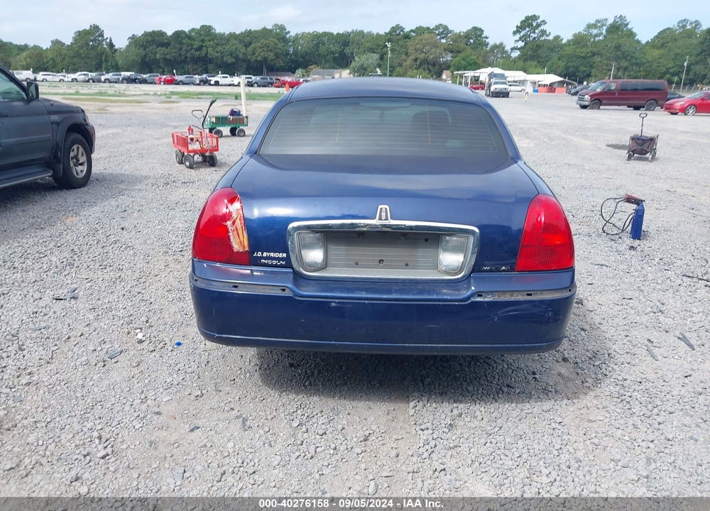 2011 LINCOLN TOWN CAR SIGNATURE LIMITED VIN: 2LNBL8CV3BX755861