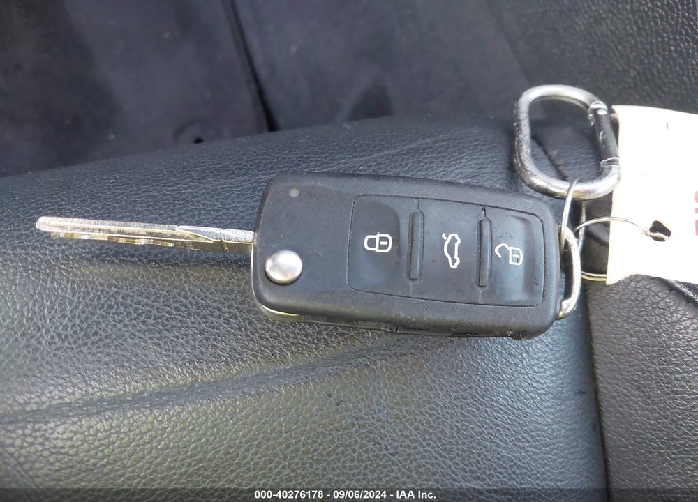 2012 VOLKSWAGEN EOS LUX VIN: WVWFW7AHXCV004165