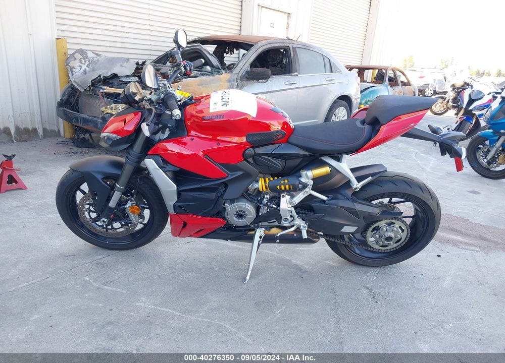 2023 DUCATI STREETFIGHTER V2 VIN: ZDMFAKYW0PB005388