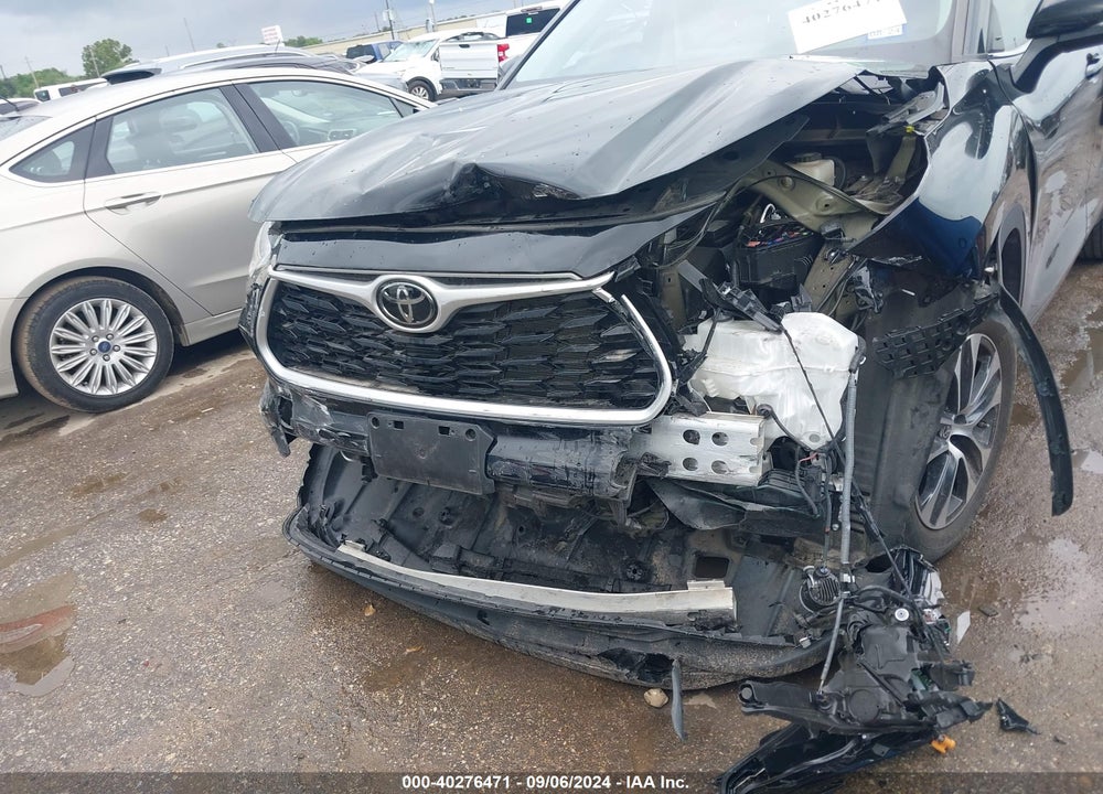 2022 TOYOTA HIGHLANDER XLE VIN: 5TDGZRAH8NS540777