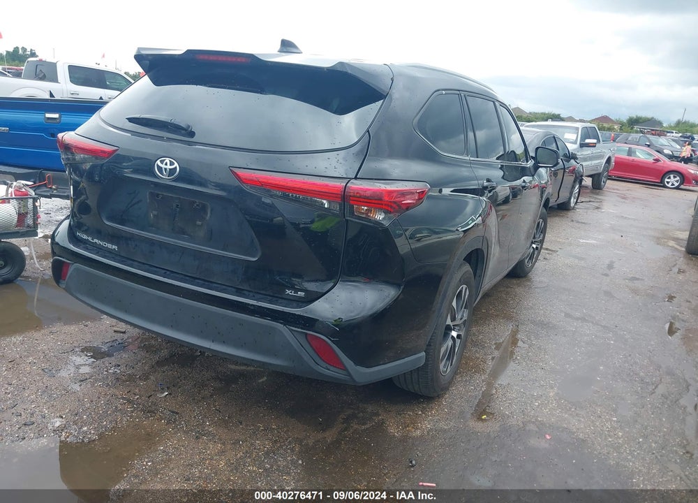 2022 TOYOTA HIGHLANDER XLE VIN: 5TDGZRAH8NS540777