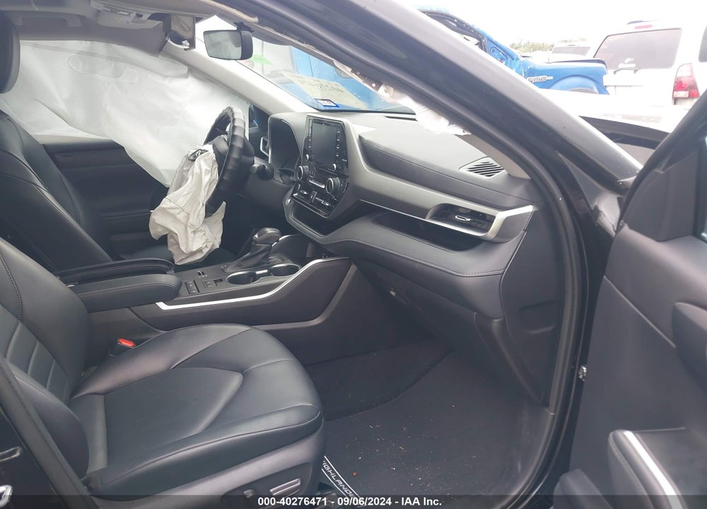 2022 TOYOTA HIGHLANDER XLE VIN: 5TDGZRAH8NS540777