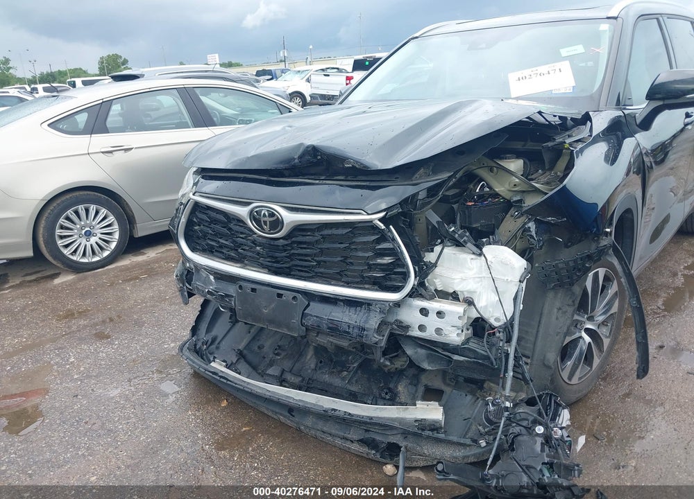 2022 TOYOTA HIGHLANDER XLE VIN: 5TDGZRAH8NS540777
