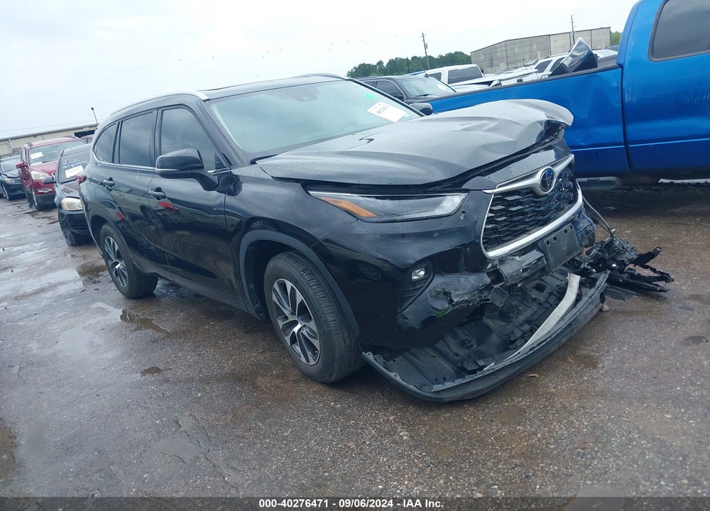 2022 TOYOTA HIGHLANDER XLE VIN: 5TDGZRAH8NS540777