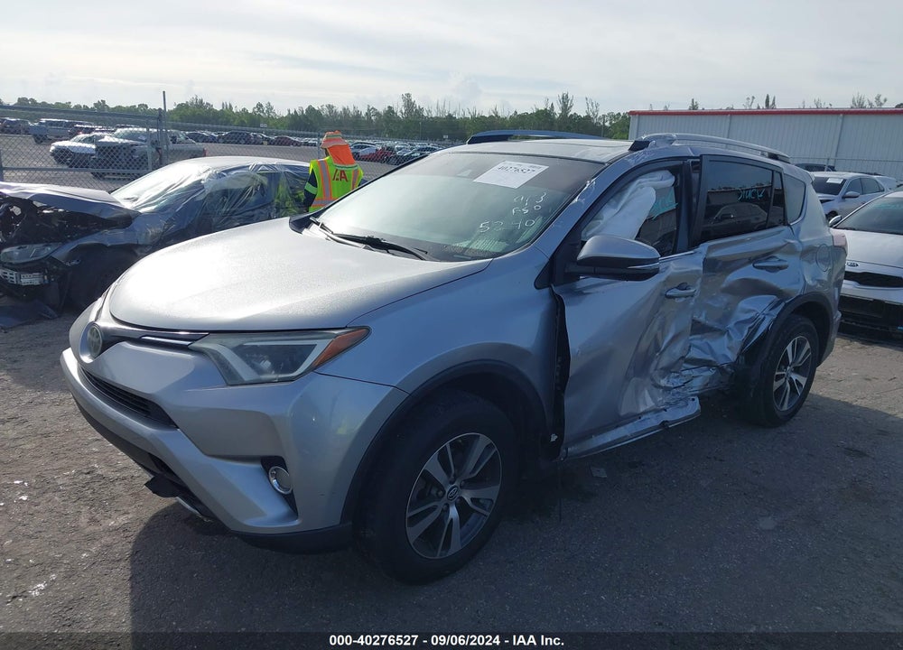 2017 TOYOTA RAV4 XLE VIN: 2T3WFREV4HW405240