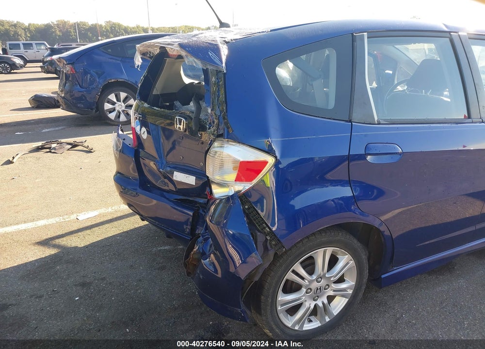 2011 HONDA FIT SPORT VIN: JHMGE8H51BC020367