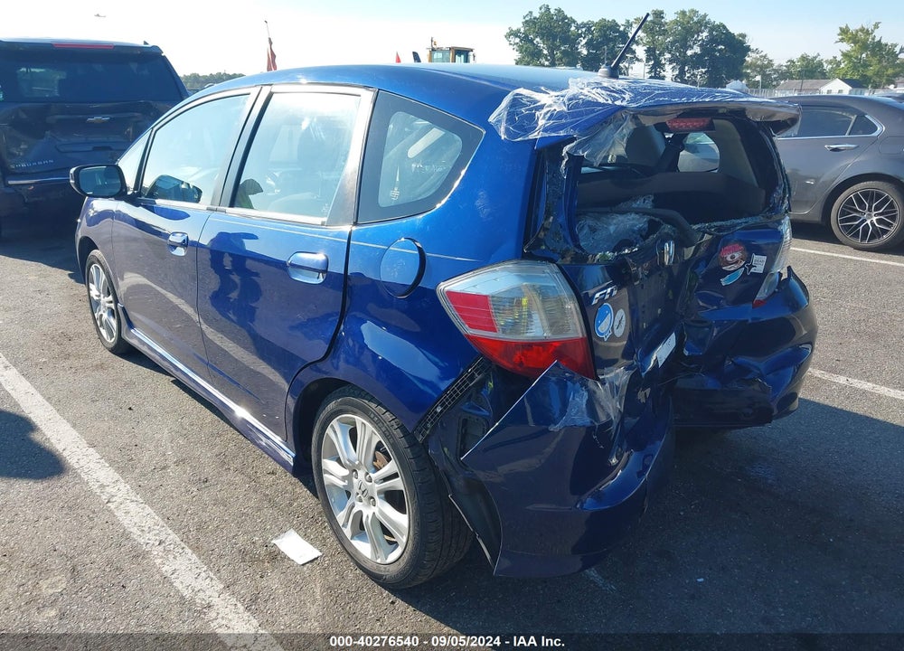 2011 HONDA FIT SPORT VIN: JHMGE8H51BC020367