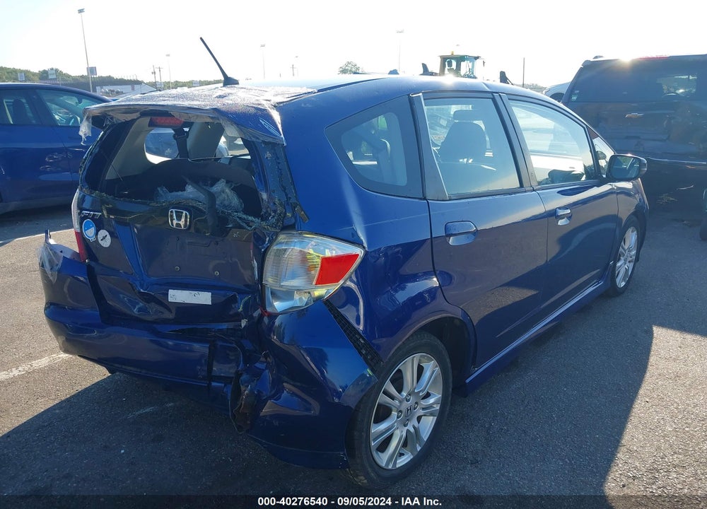 2011 HONDA FIT SPORT VIN: JHMGE8H51BC020367