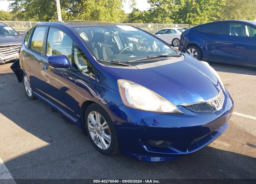 2011 HONDA FIT SPORT VIN: JHMGE8H51BC020367