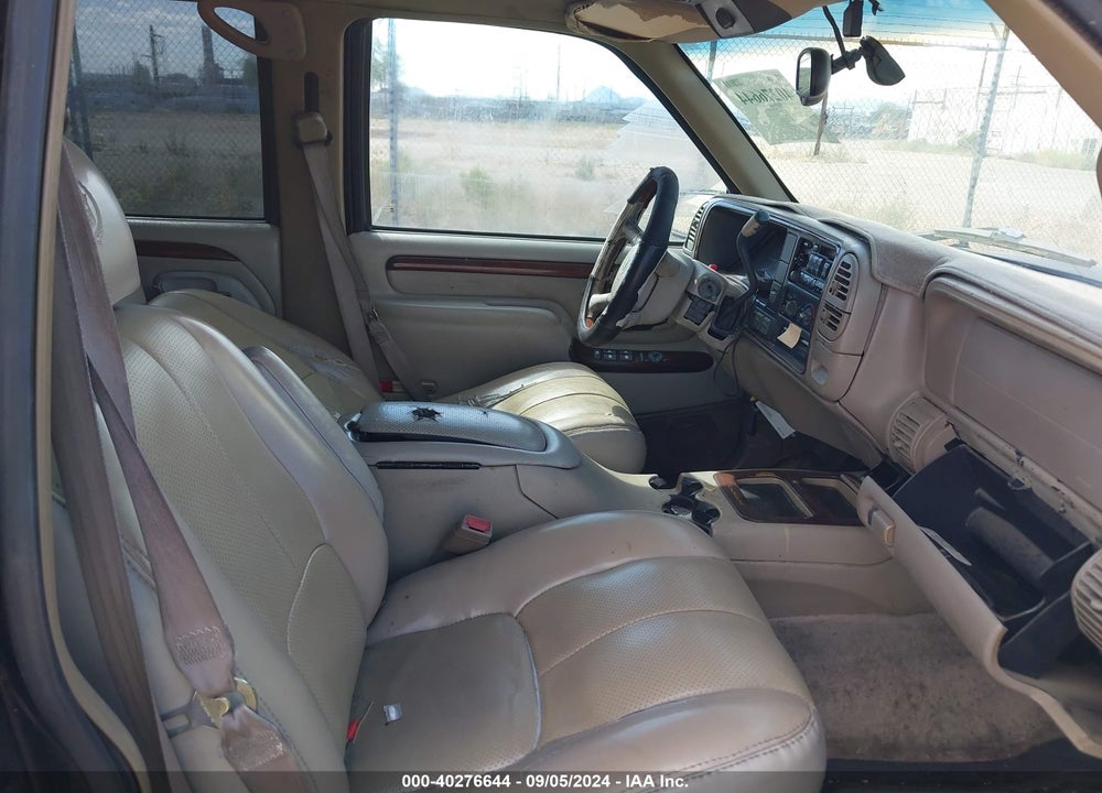 2000 CADILLAC ESCALADE STANDARD VIN: 1GYEK63R1YR216177