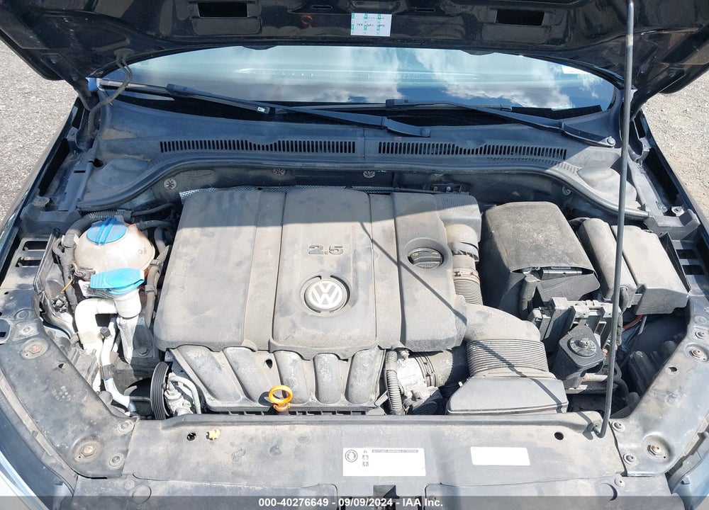 2013 VOLKSWAGEN JETTA 2.5L SE VIN: 3VWDP7AJ3DM422860