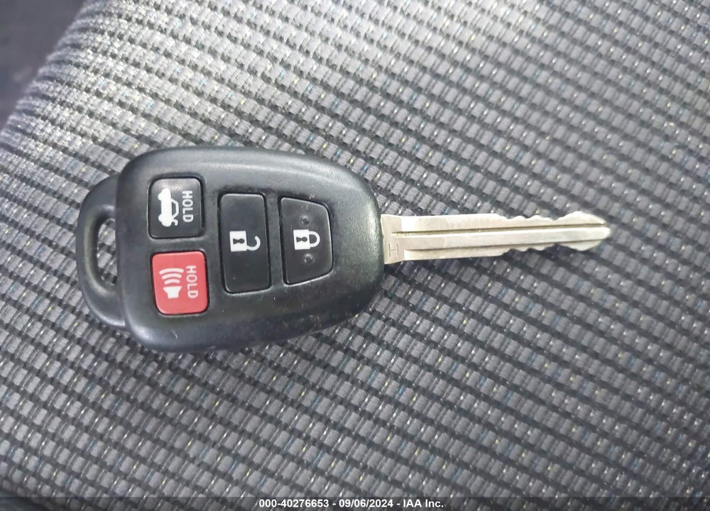 2017 TOYOTA COROLLA SE VIN: 5YFBURHE9HP596048