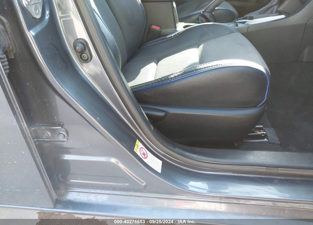 2017 TOYOTA COROLLA SE VIN: 5YFBURHE9HP596048