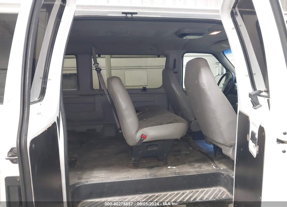 2000 FORD E-150 XL/XLT VIN: 1FMRE11W0YHB13067