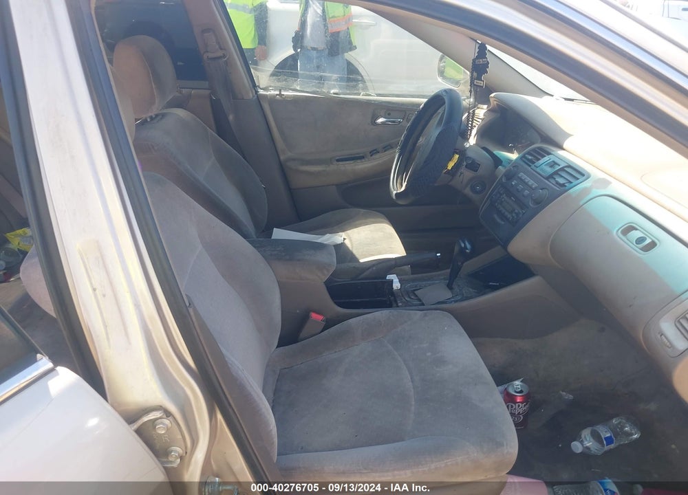 2002 HONDA ACCORD 2.3 LX VIN: 3HGCG56422G707150
