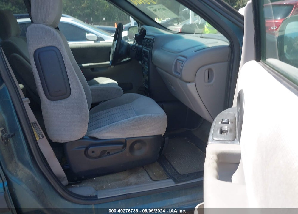 2002 CHEVROLET VENTURE LS VIN: 1GNDU03E42D137376