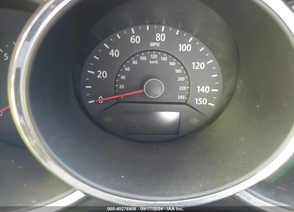 2013 KIA SORENTO LX V6 VIN: 5XYKTDA29DG352484