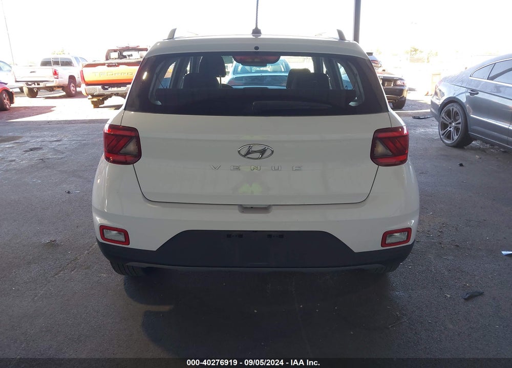 2023 HYUNDAI VENUE SEL VIN: KMHRC8A38PU222080
