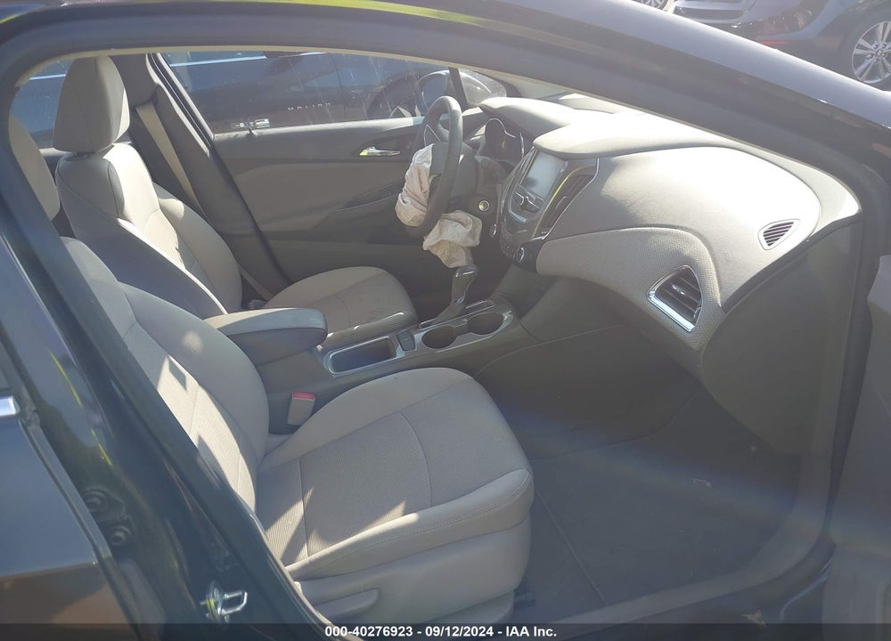 2017 CHEVROLET CRUZE LT AUTO VIN: 1G1BE5SMXH7238828