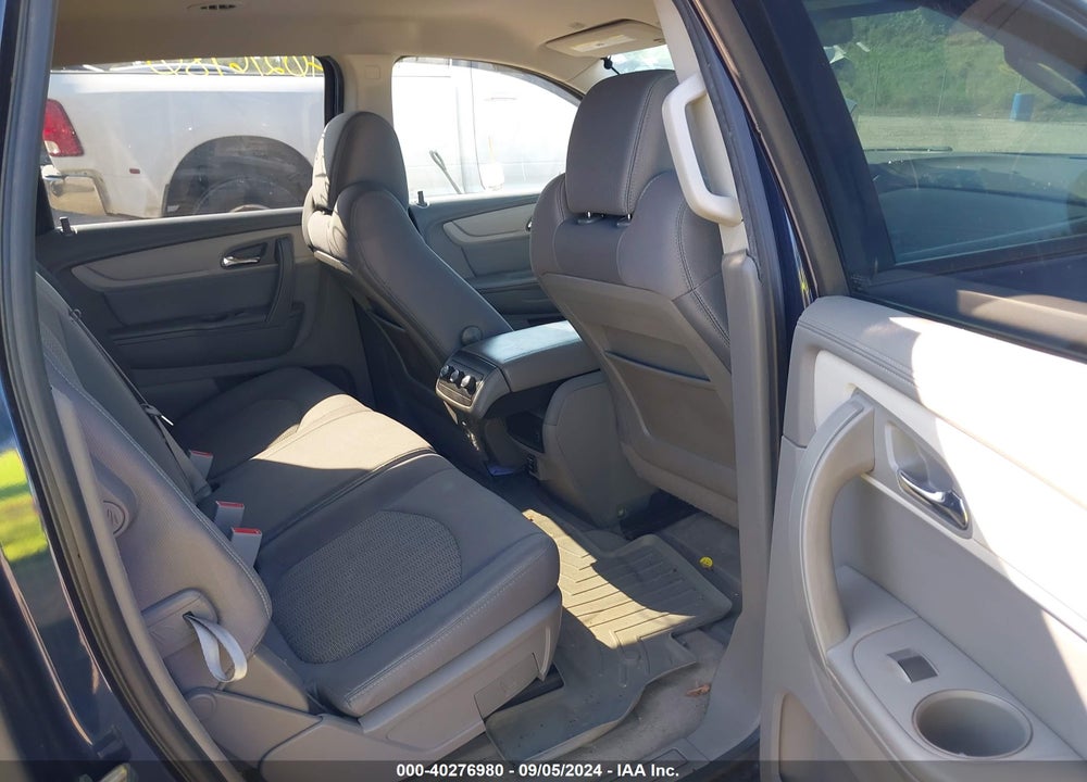 2015 CHEVROLET TRAVERSE LS VIN: 1GNKRFED2FJ145337