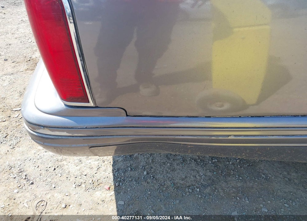 1995 LINCOLN TOWN CAR VIN: 1LNLM81WXSY663126