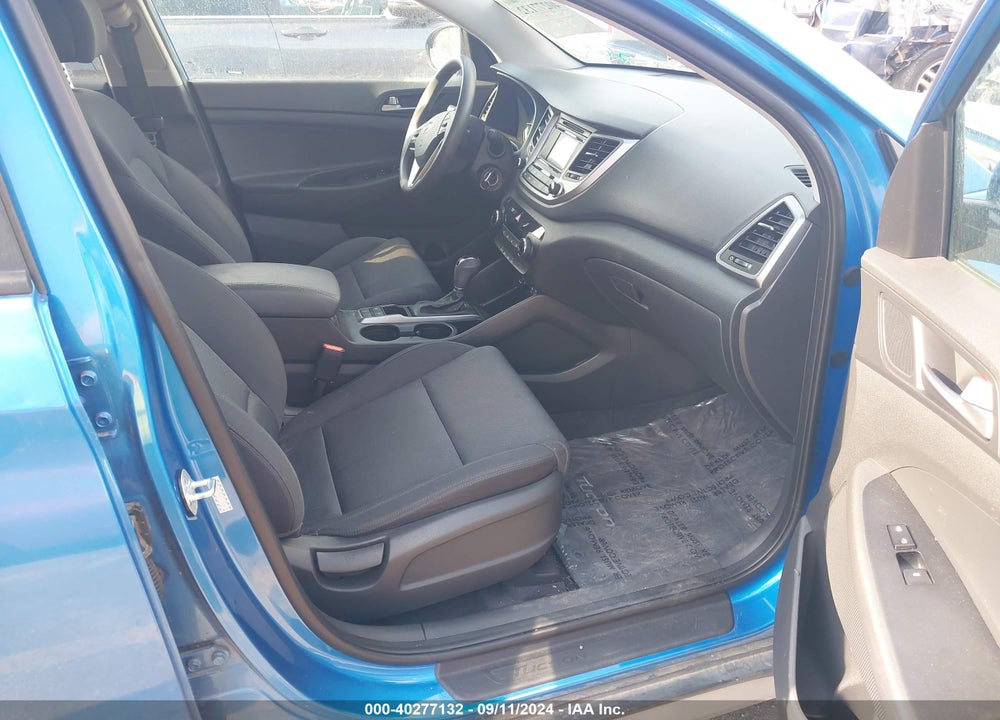 2017 HYUNDAI TUCSON SE VIN: KM8J3CA43HU465290