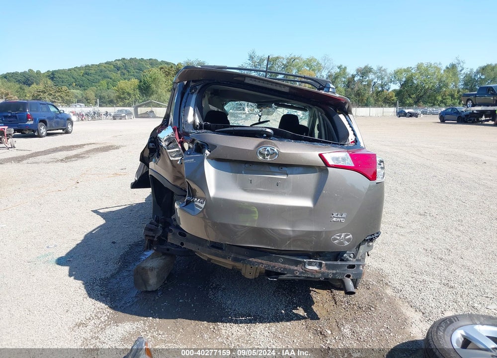 2015 TOYOTA RAV4 XLE VIN: 2T3RFREV8FW245650