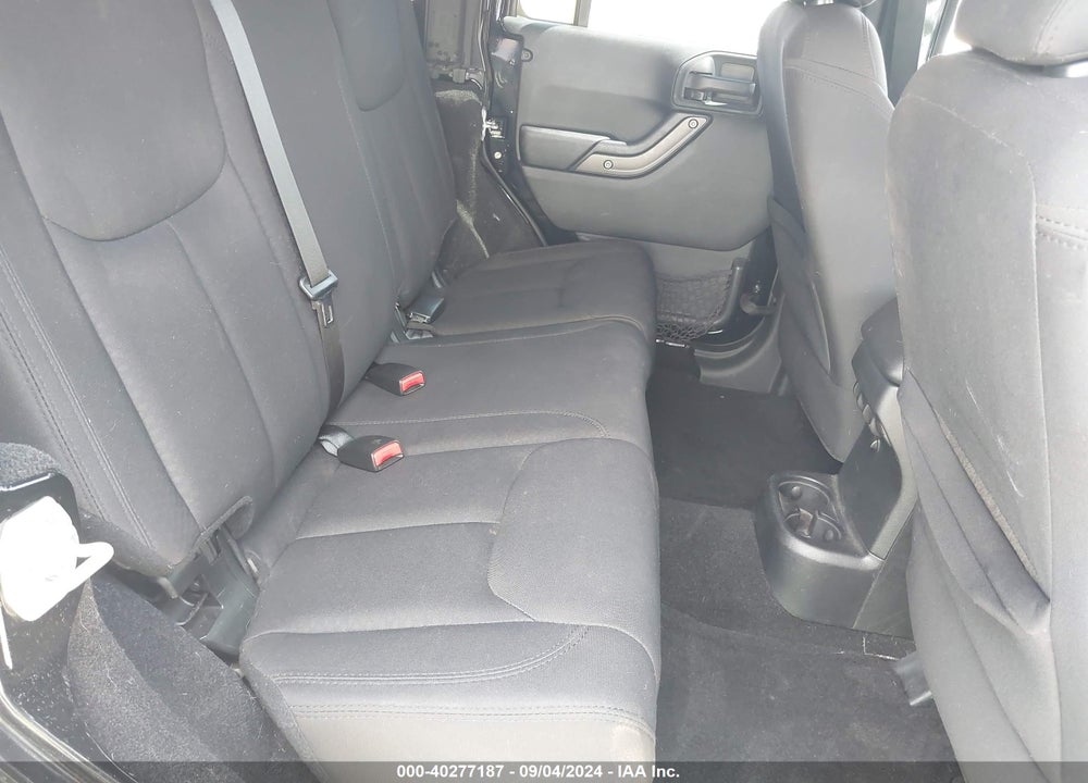 2015 JEEP WRANGLER UNLIMITED SPORT VIN: 1C4HJWDG3FL565568