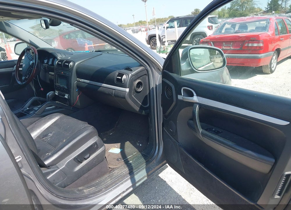 2005 PORSCHE CAYENNE VIN: WP1AA29P15LA24535