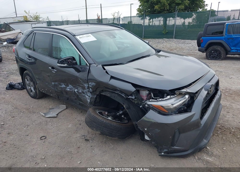 2022 TOYOTA RAV4 XLE VIN: 2T3P1RFV1NC279823