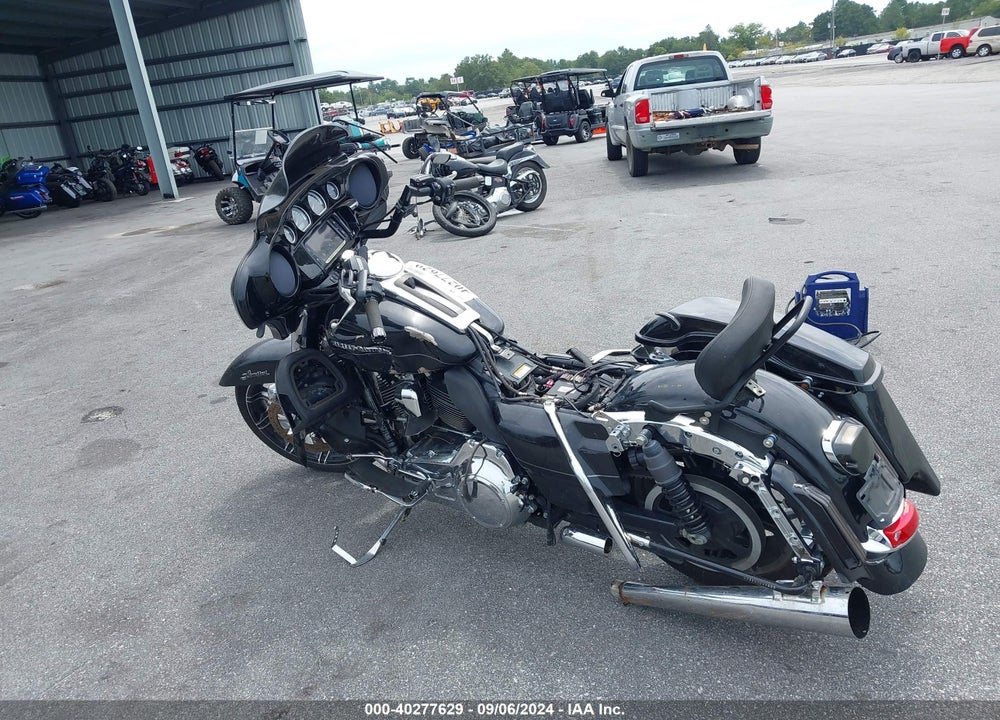 2015 HARLEY-DAVIDSON FLHTKL ULTRA LIMITED LOW VIN: 1HD1KKL10FB678967