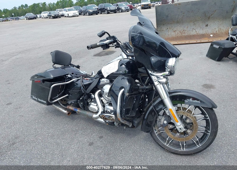 2015 HARLEY-DAVIDSON FLHTKL ULTRA LIMITED LOW VIN: 1HD1KKL10FB678967