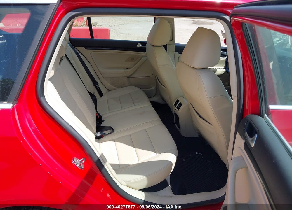 2013 VOLKSWAGEN JETTA SPORTWAGEN 2.0L TDI VIN: 3VWPL7AJ2DM641186