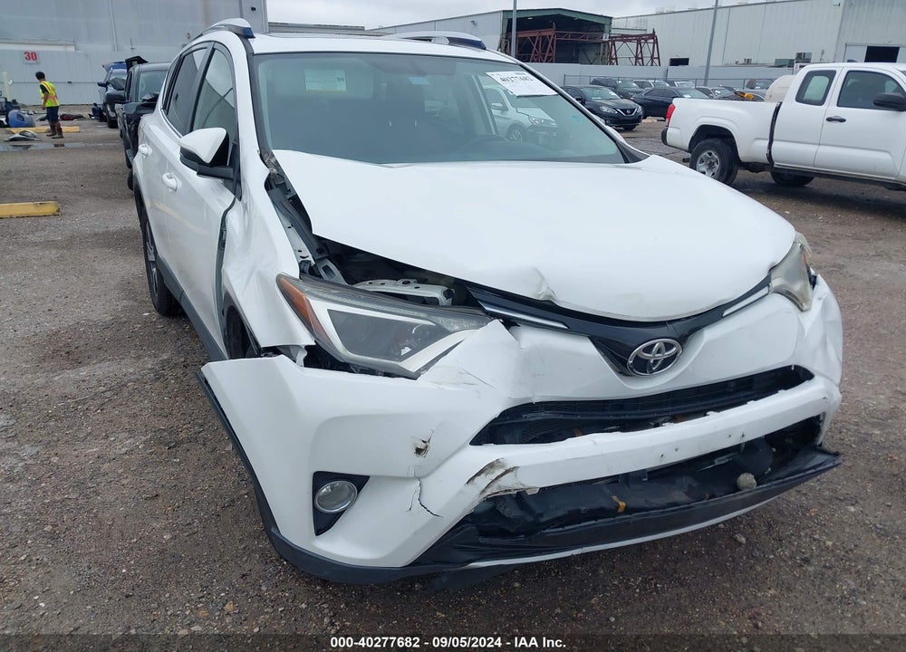 2016 TOYOTA RAV4 XLE VIN: JTMRFREV7GJ092369