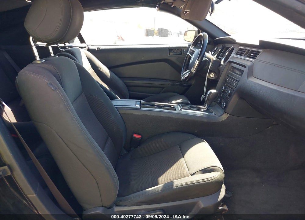 2014 FORD MUSTANG V6 VIN: 1ZVBP8EM0E5302149