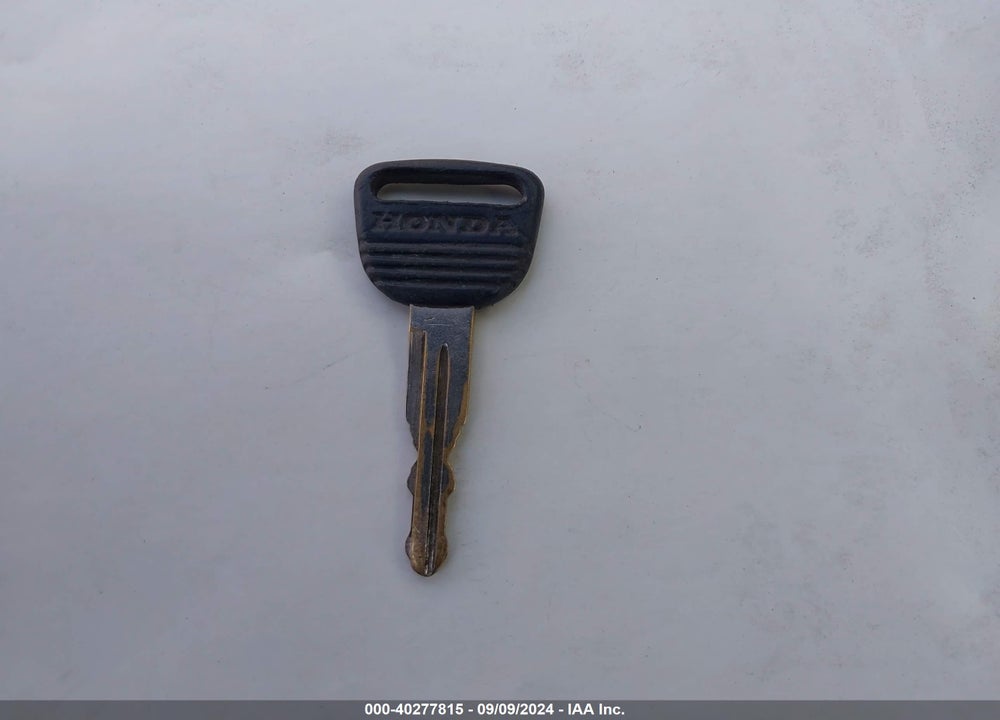 2000 HONDA CIVIC VALUE PACKAGE VIN: 2HGEJ6611YH563167
