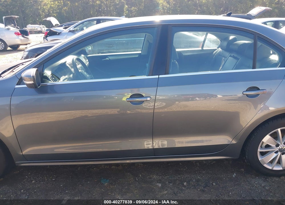 2015 VOLKSWAGEN JETTA 1.8T SE VIN: 3VWD07AJXFM316199