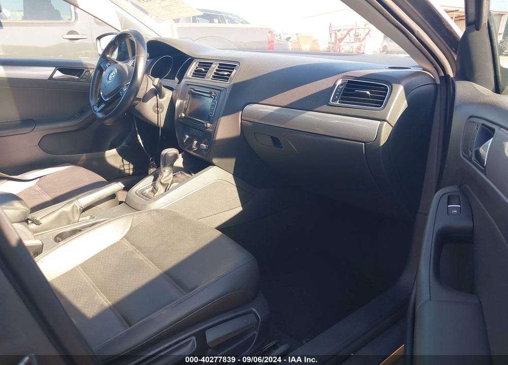 2015 VOLKSWAGEN JETTA 1.8T SE VIN: 3VWD07AJXFM316199