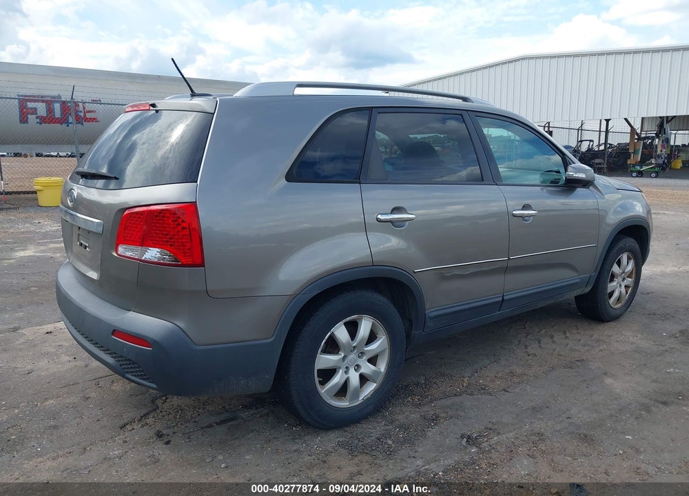 2011 KIA SORENTO LX VIN: 5XYKT3A18BG114947