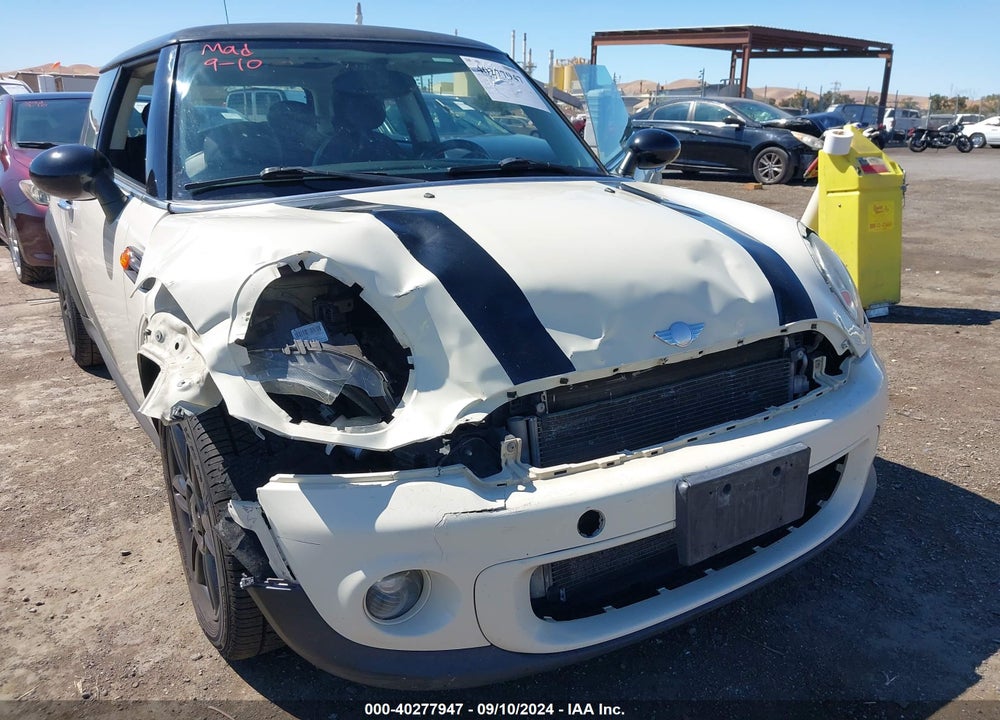 2012 MINI COOPER VIN: WMWSU3C57CT541813