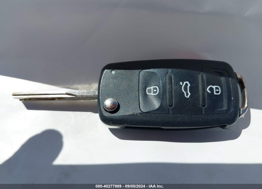 2013 VOLKSWAGEN PASSAT 2.5L SE VIN: 1VWBP7A34DC124909