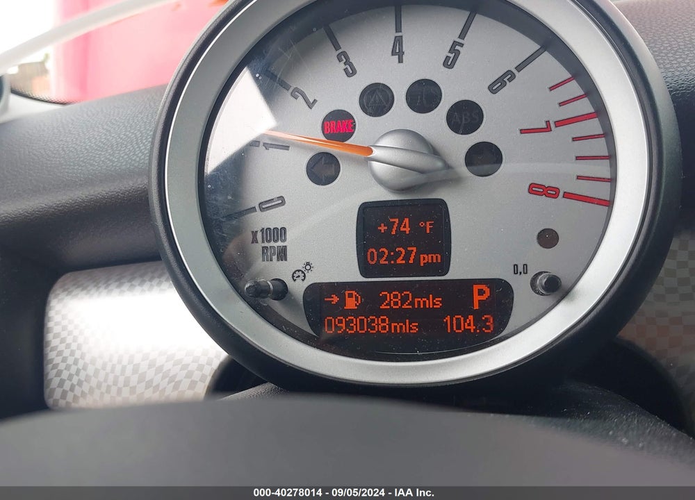 2007 MINI COOPER S VIN: WMWMF73547TL90333