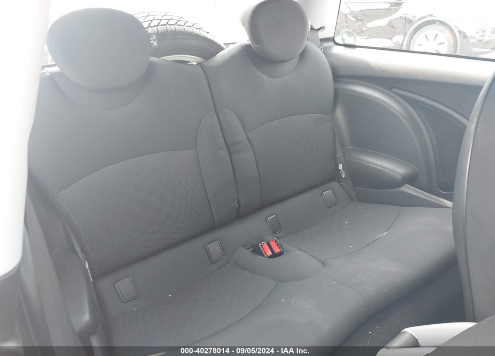 2007 MINI COOPER S VIN: WMWMF73547TL90333