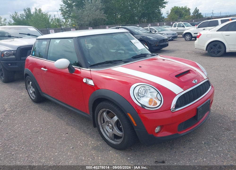 2007 MINI COOPER S VIN: WMWMF73547TL90333