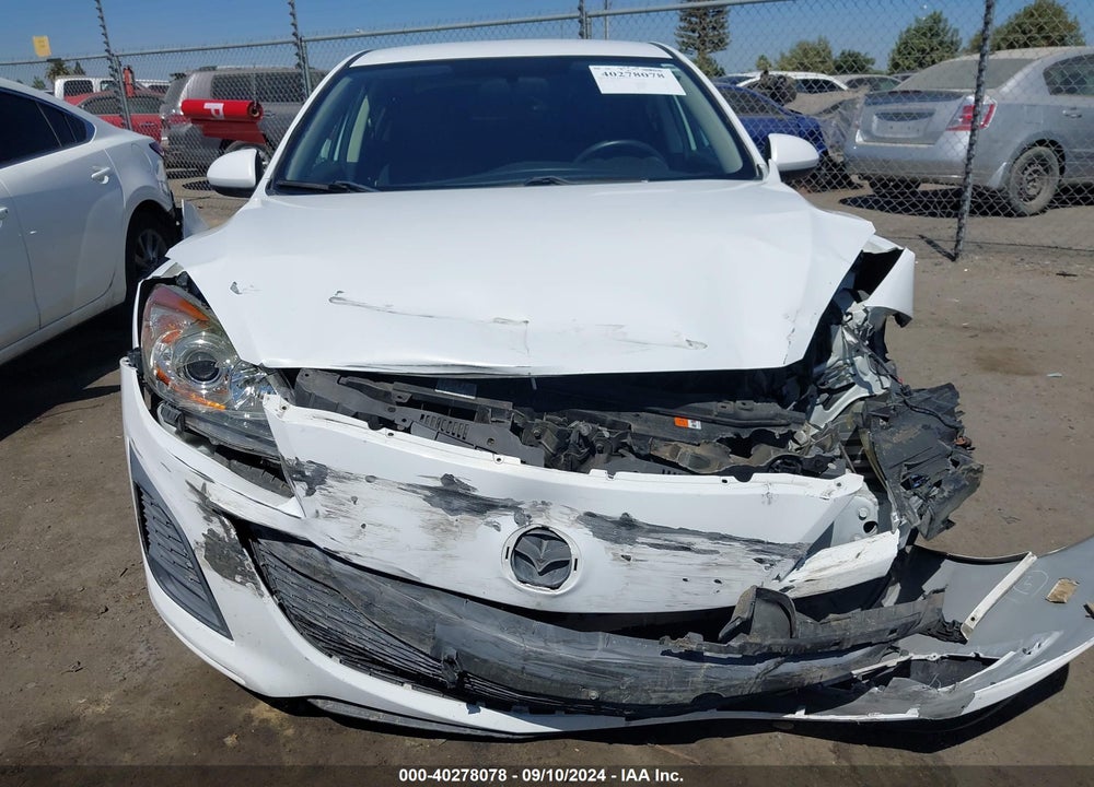 2011 MAZDA 3 I SPORT VIN: JM1BL1UG8B1427825