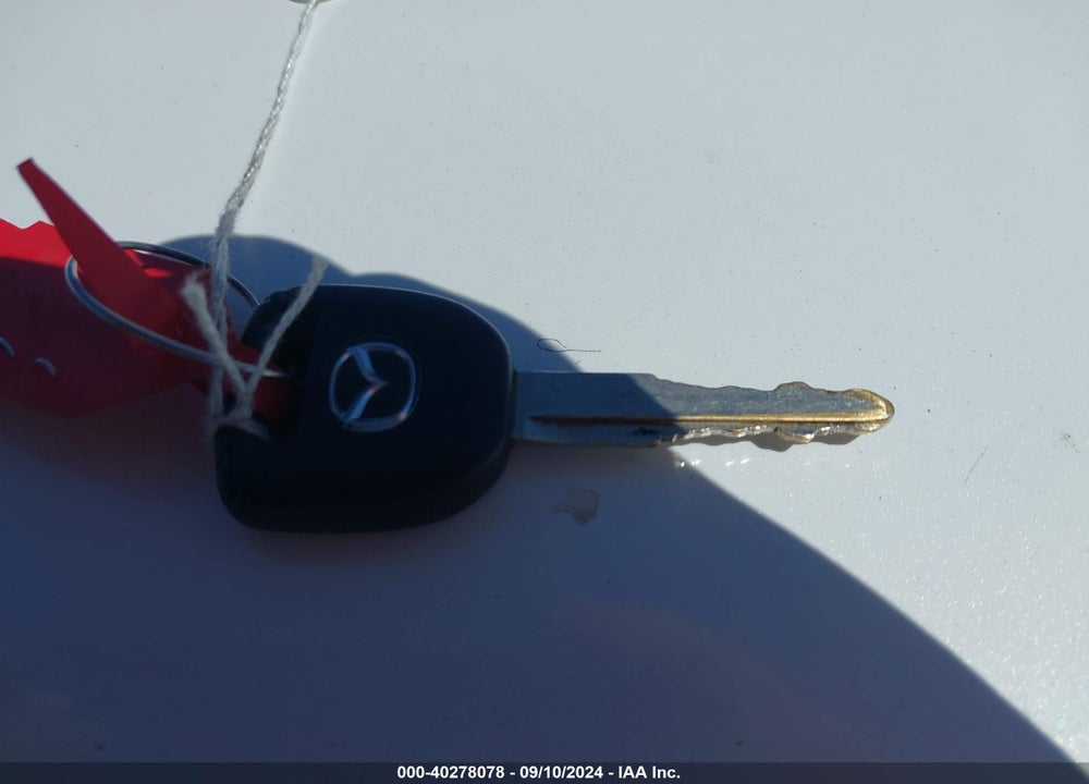2011 MAZDA 3 I SPORT VIN: JM1BL1UG8B1427825